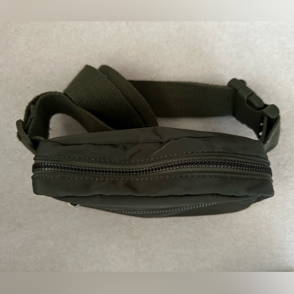 Wild Fable Deep Green Fanny Pack - Picture 4 of 7